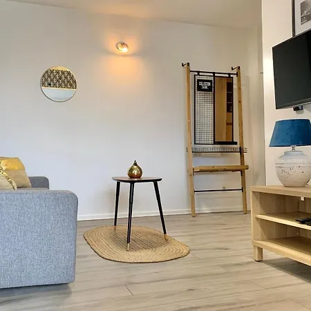 Apartman #bn The Blue Song Marcelin Berthelot Tramway *